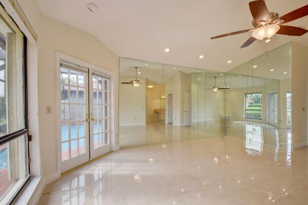 Empty room, Interior, Recessed Lighting