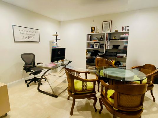 Home Office, Interior