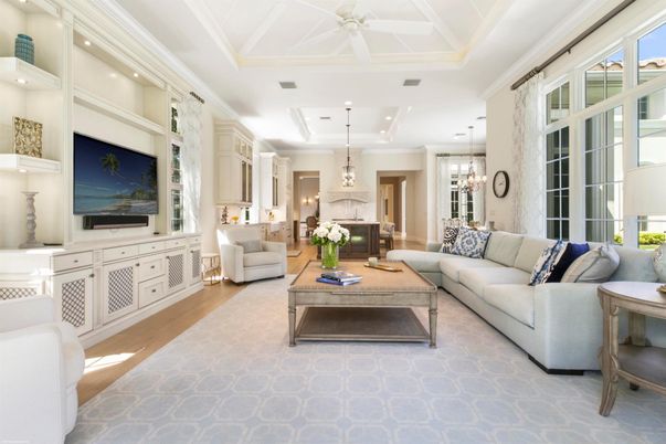 Chandelier, Interior, Living room, Pendant Lights, Recessed Lighting, Wood Texture Flooring