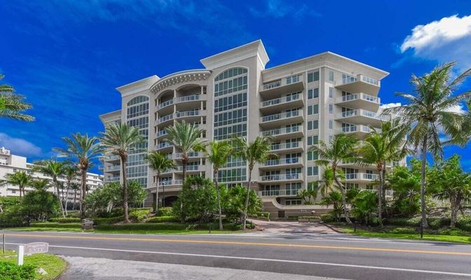 Exterior, Facade, Condo Building