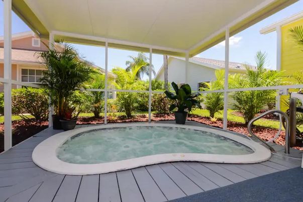 Interior, Pool, Sun Room