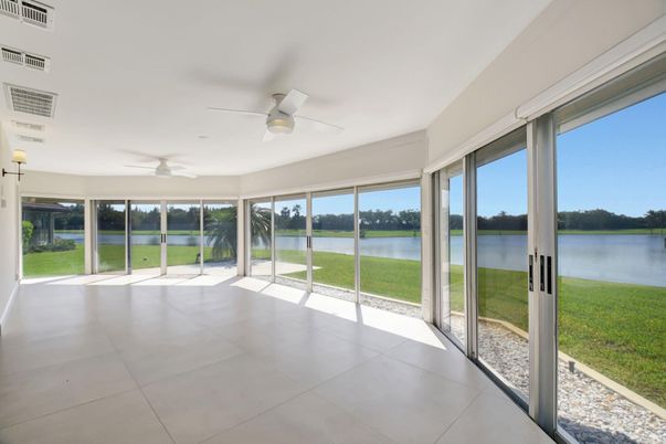 Interior, Sun Room, Water