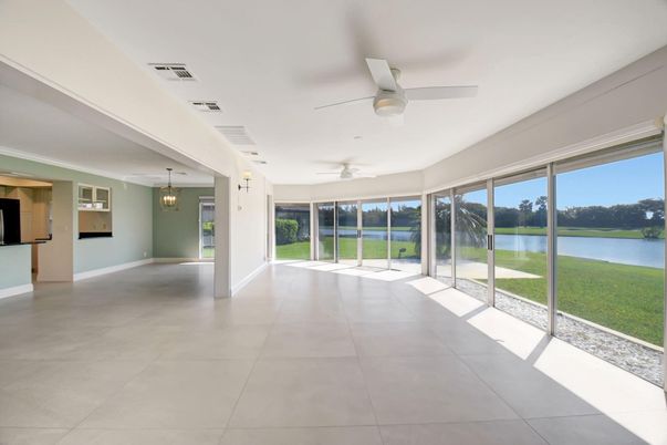 Empty room, Interior, Sun Room, Water