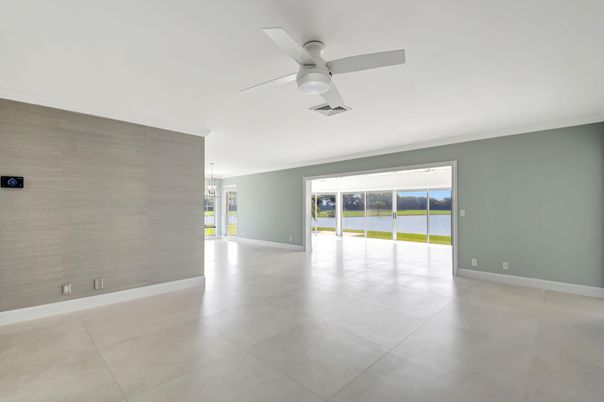 Empty room, Interior, Water