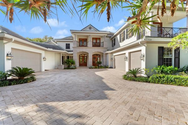 Attached, Exterior, Facade, Spanish Mediterranean