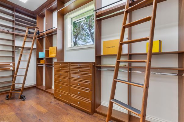 Interior, Walk-in Closets, Wood Texture Flooring