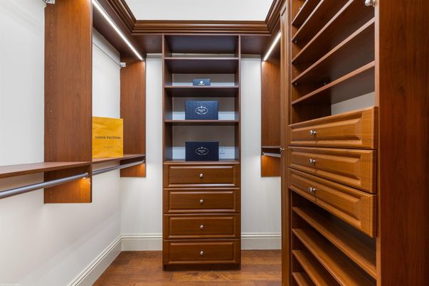 Interior, Walk-in Closets, Wood Texture Flooring