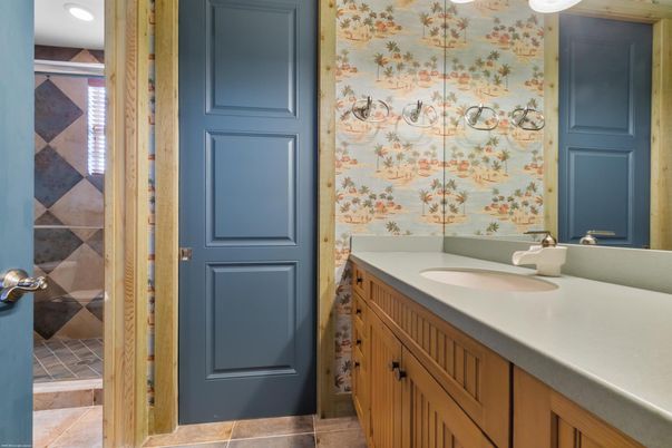 Bathroom, Interior, Recessed Lighting