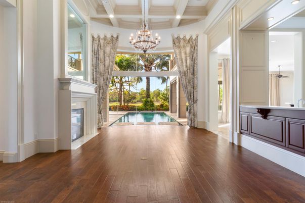 Chandelier, Fireplace, Interior, Recessed Lighting, Wood Texture Flooring