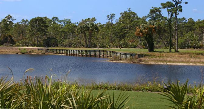 Exterior, Lake