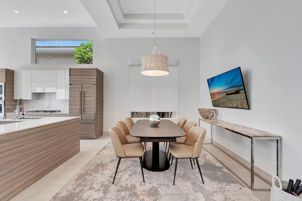 Dining room, Interior, Kitchen, Pendant Lights, Recessed Lighting, Stainless Steel Appliances