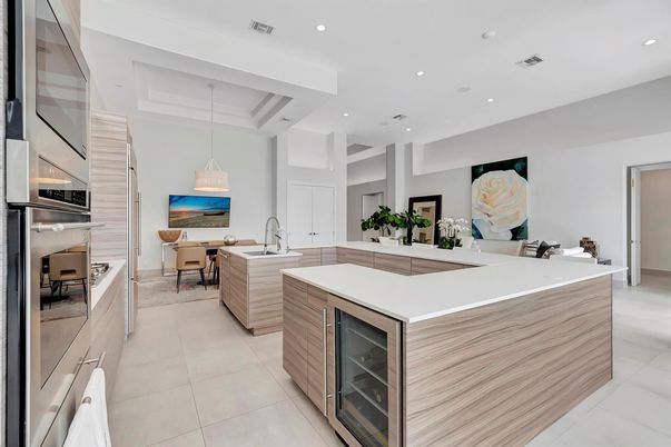 Dining room, Interior, Kitchen, Pendant Lights, Recessed Lighting, Stainless Steel Appliances
