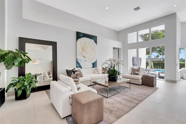 Interior, Living room, Pendant Lights, Recessed Lighting