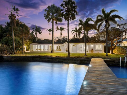 Exterior, Pool, Water