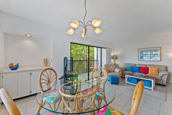 Dining room, Interior, Living room, Recessed Lighting