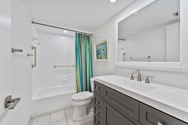 Bathroom, Interior, Recessed Lighting
