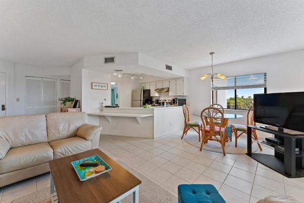 Dining room, Interior, Kitchen, Living room, Pendant Lights