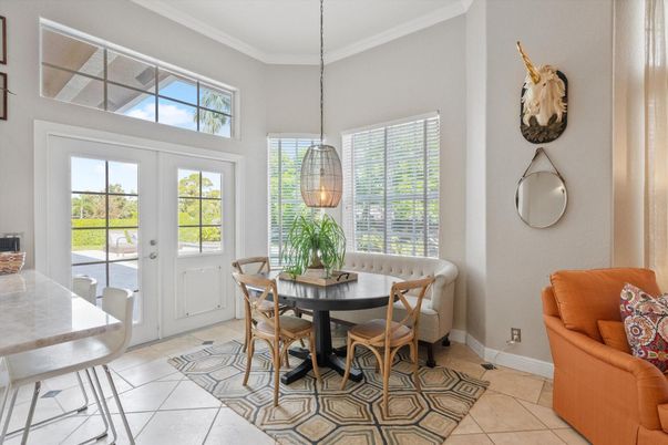 Dining room, Interior, Pendant Lights