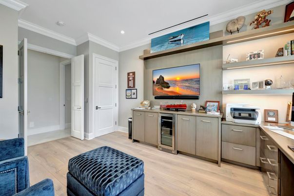 Home Office, Interior, Recessed Lighting, Wood Texture Flooring