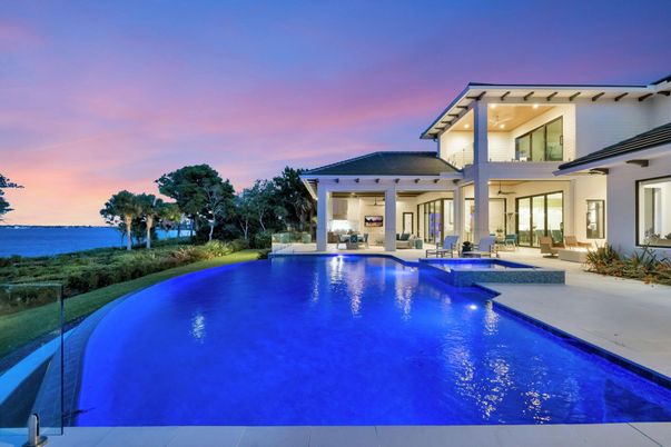Exterior, Pool, Water
