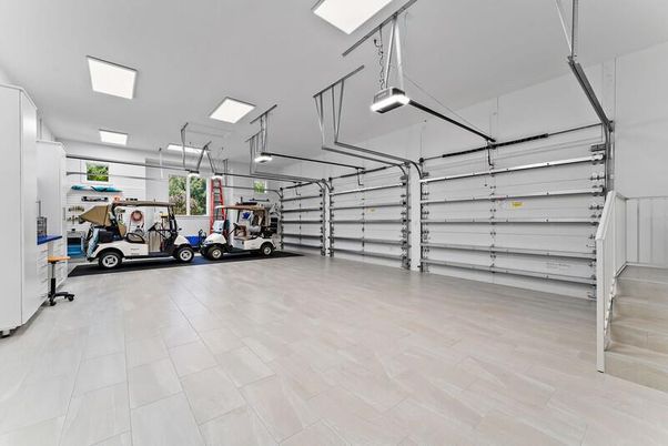 Garage, Interior