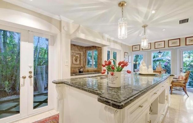 Chandelier, Dining room, Interior, Pendant Lights, Recessed Lighting