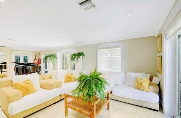 Interior, Living room, Piano, Recessed Lighting