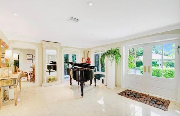 Interior, Piano, Recessed Lighting