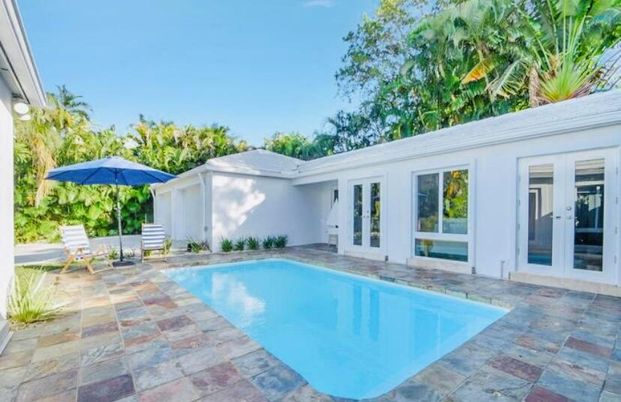 Exterior, Pool