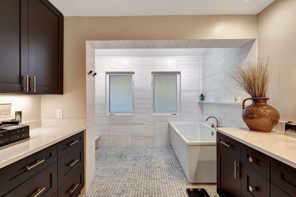 Bathroom, Free Standing Baths, Interior, Marble Walls, Recessed Lighting