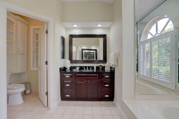 Bathroom, Interior, Recessed Lighting