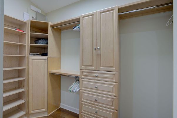 Interior, Walk-in Closets, Wood Texture Flooring