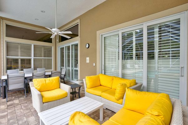 Dining room, Exterior
