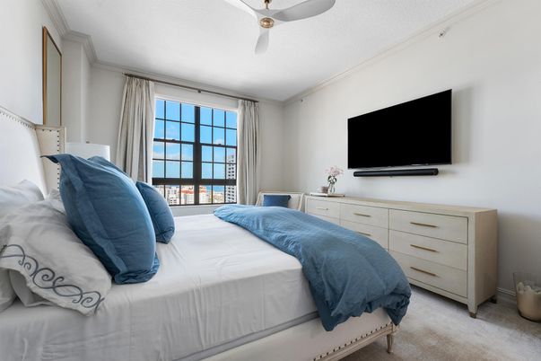 Bedroom, Interior, Water