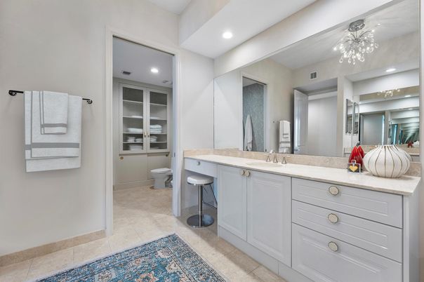 Bathroom, Interior, Recessed Lighting