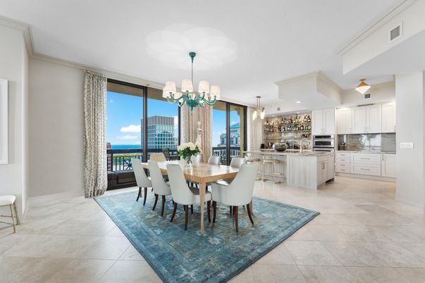 Chandelier, Dining room, Interior, Kitchen, Pendant Lights, Recessed Lighting, Stainless Steel Appliances, Water
