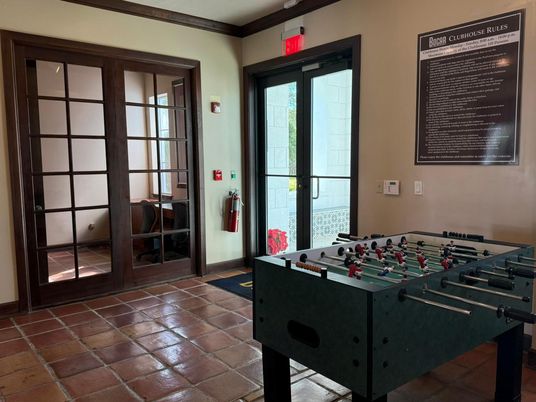 Game Room, Interior