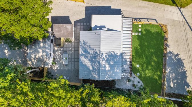 Exterior, Drone