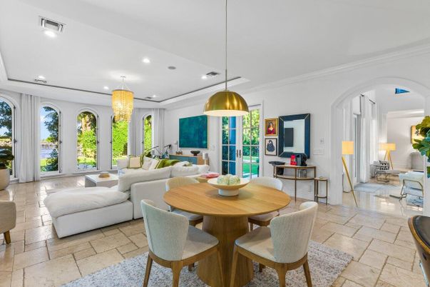Chandelier, Dining room, Interior, Living room, Pendant Lights, Recessed Lighting