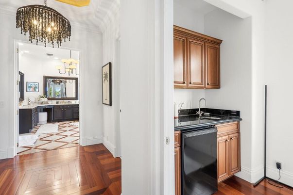 Chandelier, Interior, Kitchen, Wood Texture Flooring