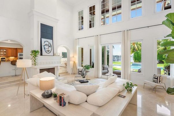 Fireplace, Interior, Living room, Recessed Lighting