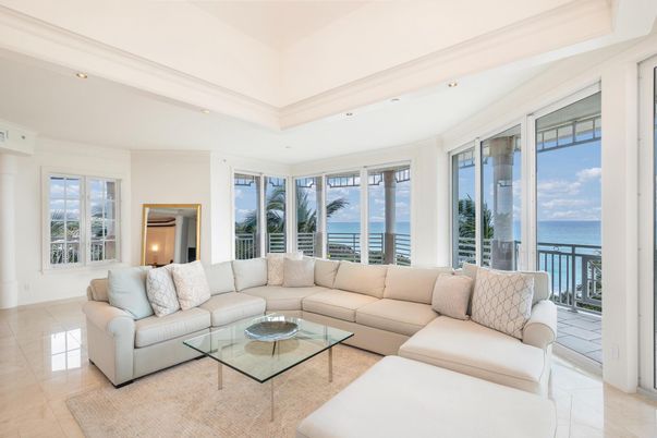 Interior, Living room, Recessed Lighting, Water