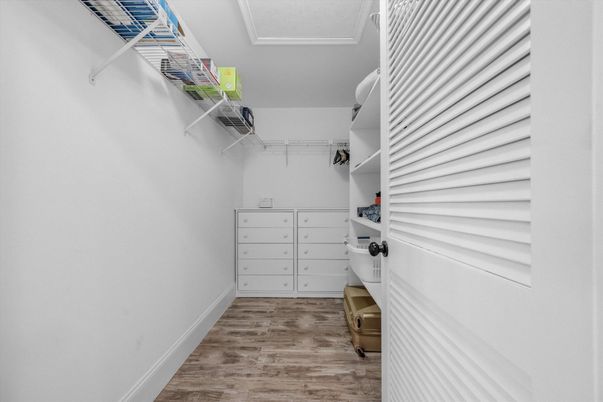 Interior, Walk-in Closets, Wood Texture Flooring