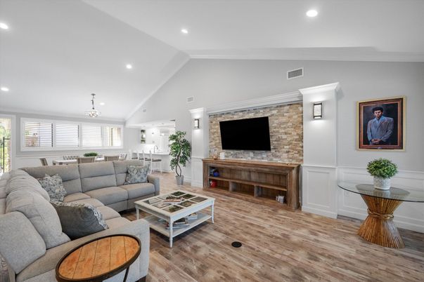 Chandelier, Dining room, Interior, Living room, Recessed Lighting, Wood Texture Flooring