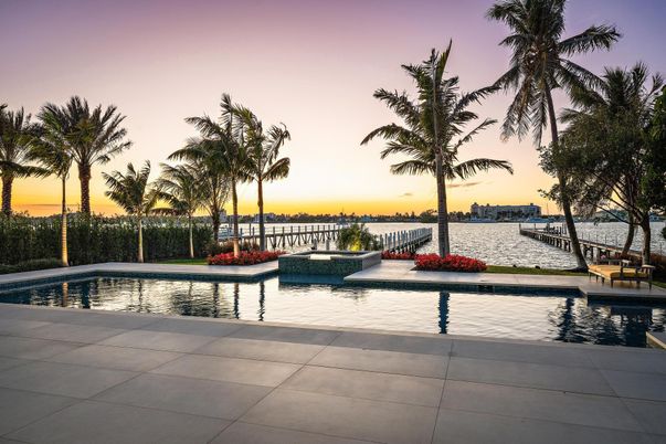 Exterior, Pool, Water