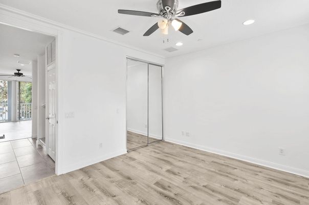 Empty room, Interior, Recessed Lighting, Wood Texture Flooring