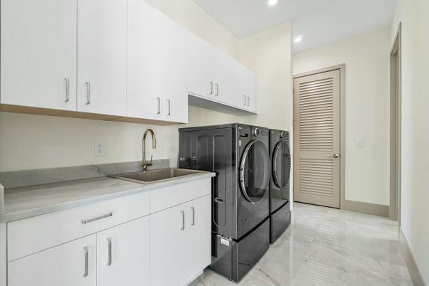 Interior, Recessed Lighting, Utility Closets, Washer