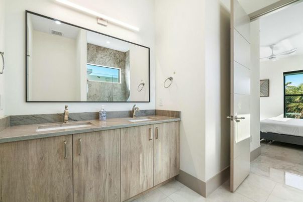 Bathroom, Bedroom, Dual Sink Vanities, Interior