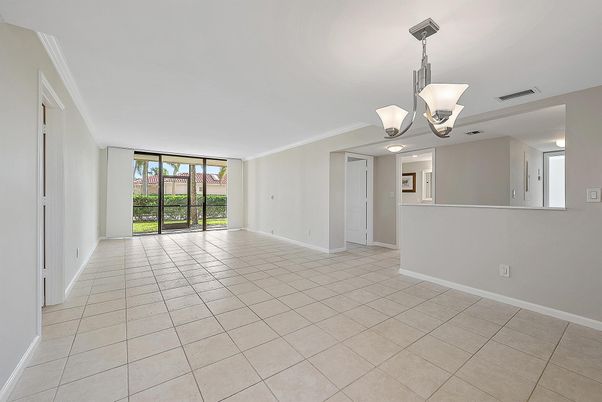 Empty room, Interior, Pendant Lights