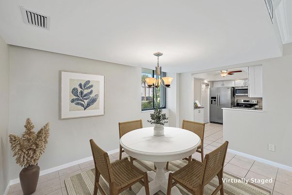 Dining room, Interior, Kitchen, Pendant Lights, Stainless Steel Appliances